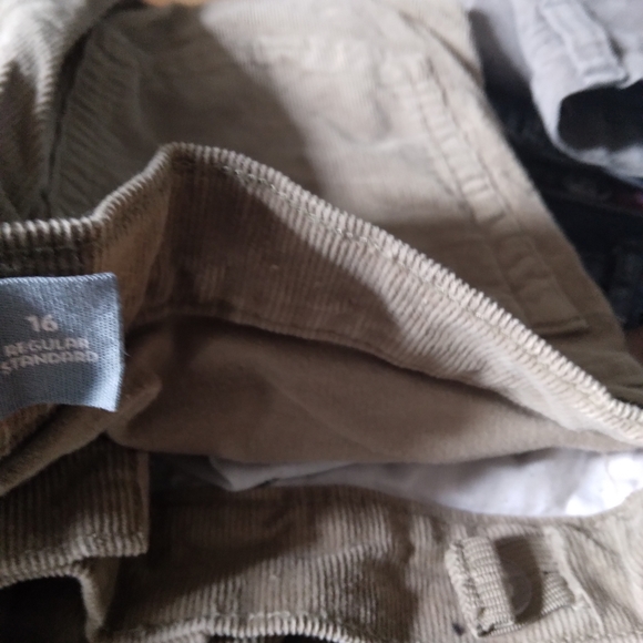 Clothing - Picture 7 of 16